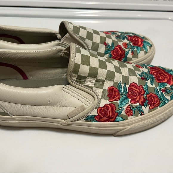 Vans - Picture 2 of 5